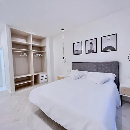 Domus *